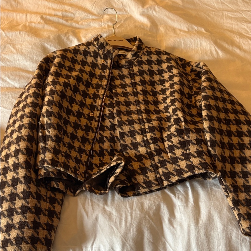 Chic Houndstooth Blazer and Shorts Set - Picture 9 of 12